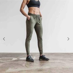 Nobull women’s joggers. Sz Sm. NWT